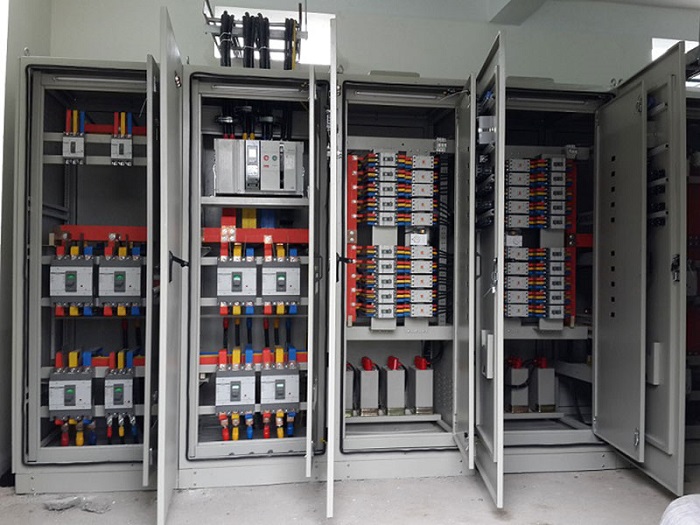 Tủ điện công nghiệp có chức năng điều khiển, đảm bảo hệ thống vận hành ổn định
